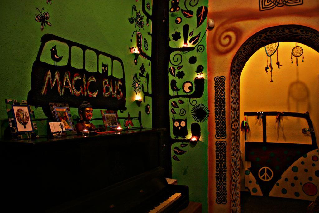 Magic Bus Kiev Hostel Buitenkant foto