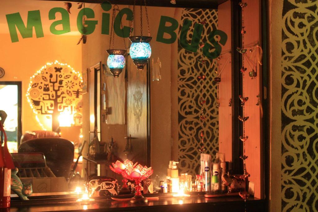 Magic Bus Kiev Hostel Buitenkant foto